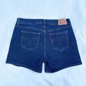 Levi’s Mid-rise Jean Shorts Women Size 31